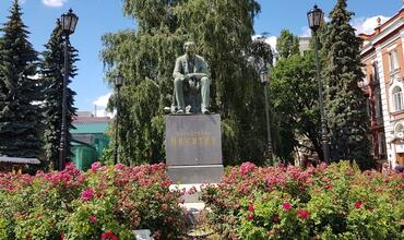 Памятник И. С. Никитину